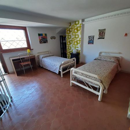 Appartamento Genziana - Con Vista Piscina E Garage Sirmione Exterior foto
