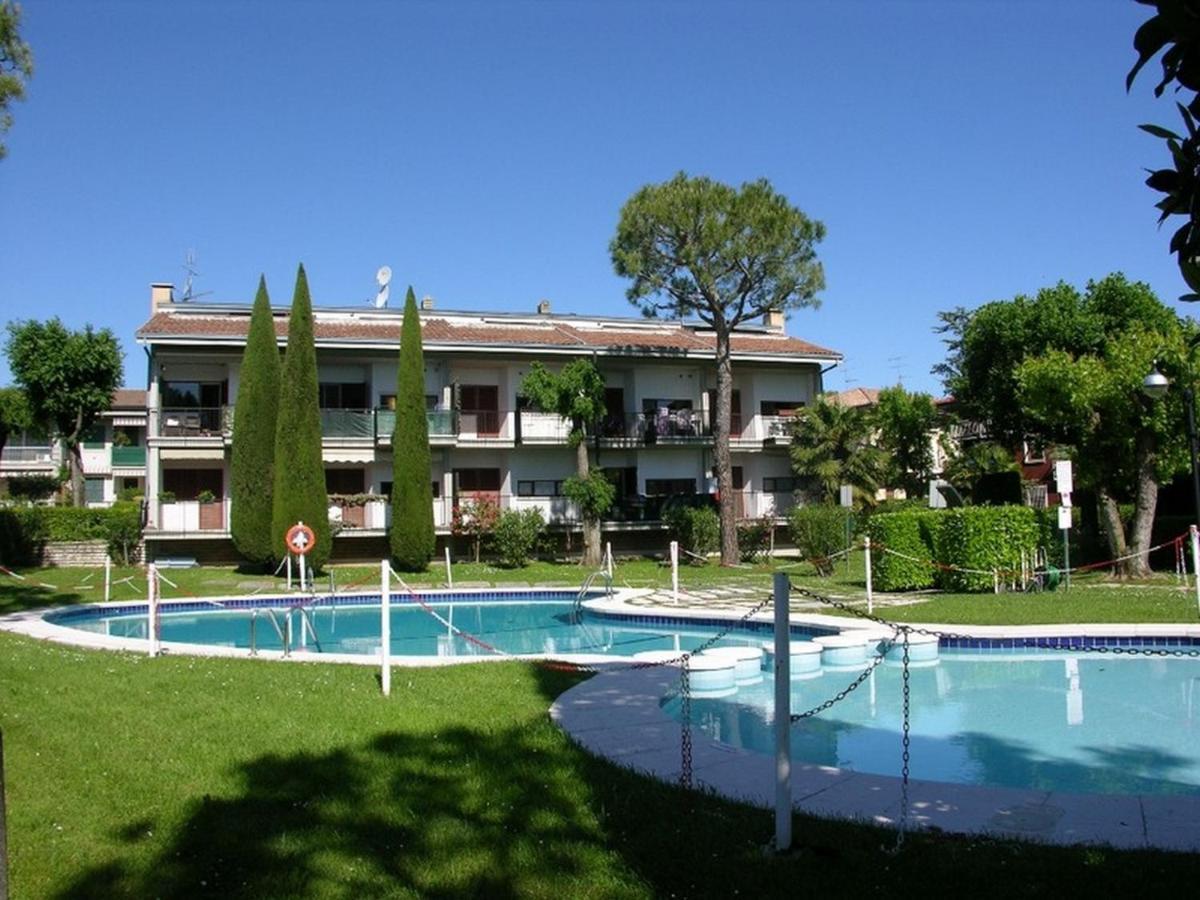 Appartamento Genziana - Con Vista Piscina E Garage Sirmione Exterior foto