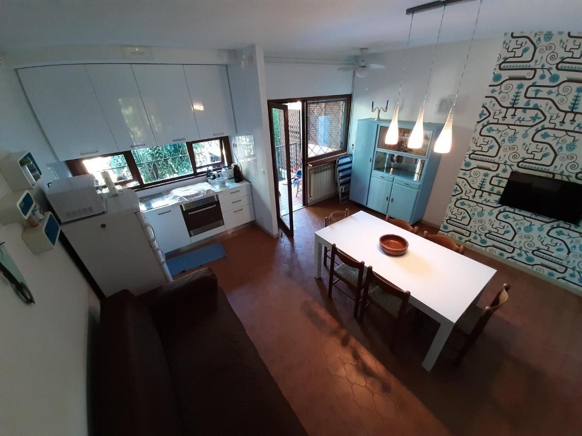 Appartamento Genziana - Con Vista Piscina E Garage Sirmione Exterior foto